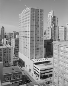 trader-bank-building